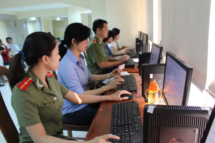 Cấp giấy phép xuất nhập cảnh cho người không quốc tịch cư trú tại Việt Nam